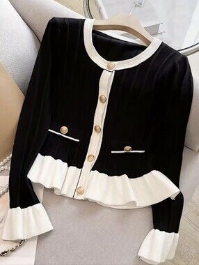 Fashion Versatile Round Neck Sweater, Color Block Trumpet Sleeves Slim Fit Top
